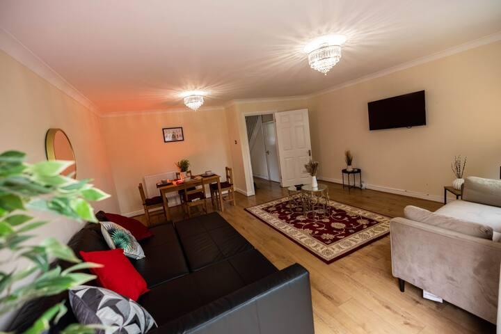 3 bedrooms house-sofabed-bbqstov-freeparking-gardn2