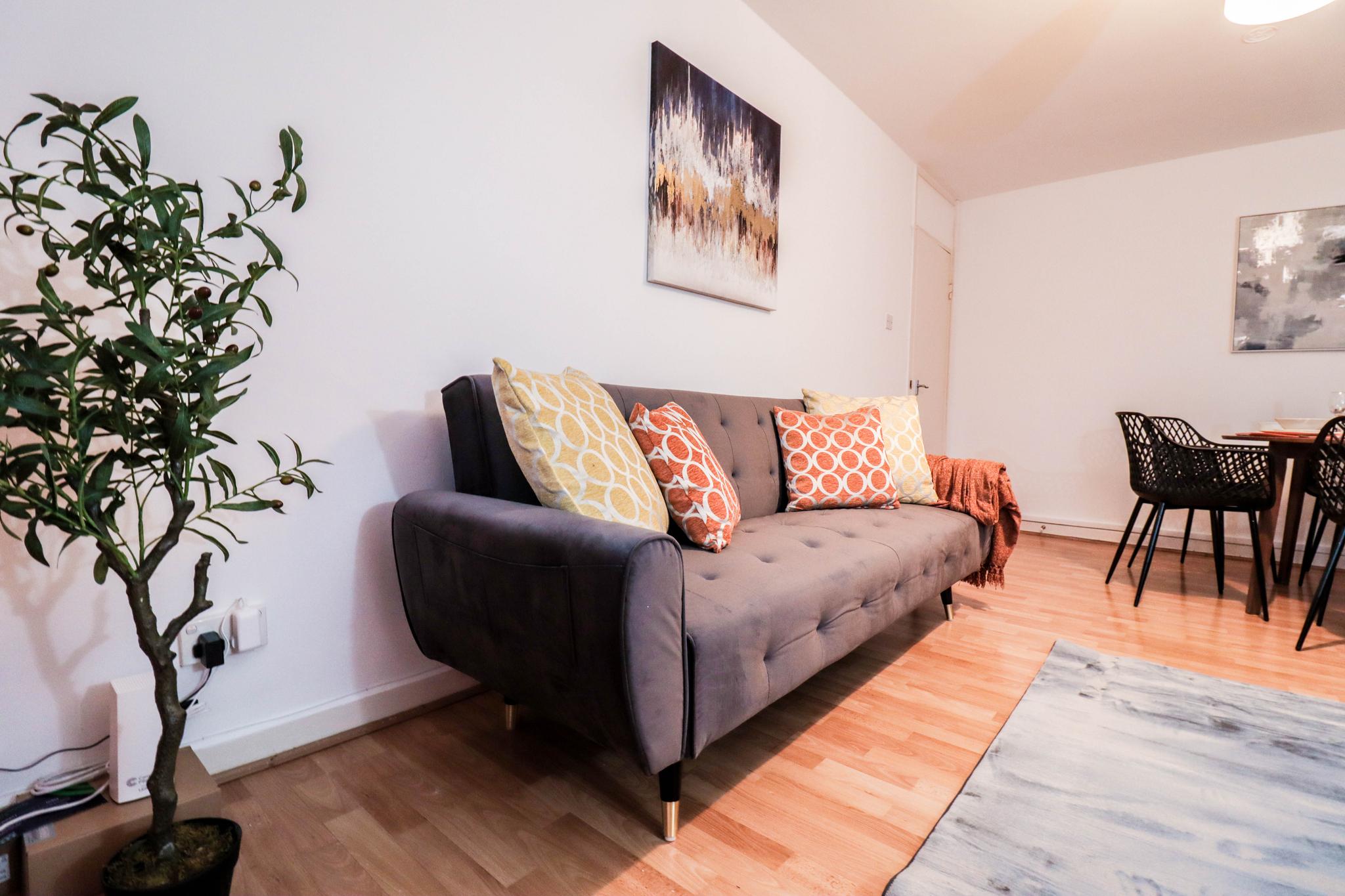 3 Bedroom Flat - Great Location6