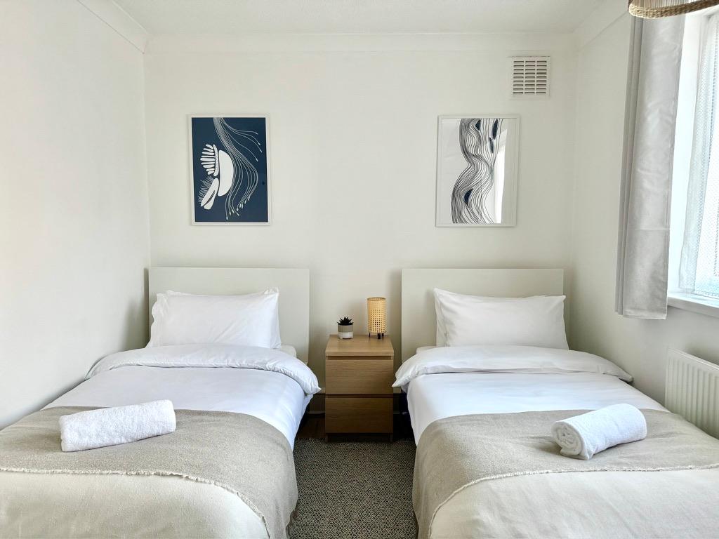 3-Bed in Canning Town4