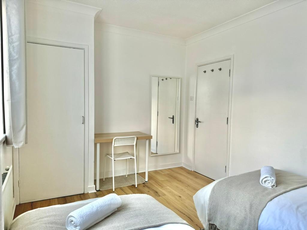 3-Bed in Canning Town5